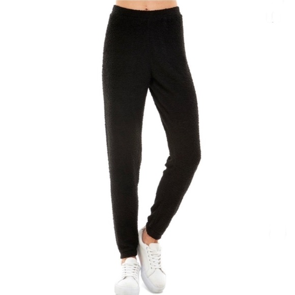 NEW ULTRA FLIRT Juniors' Teddy Jogger Pants In Black Large - Picture 1 of 4